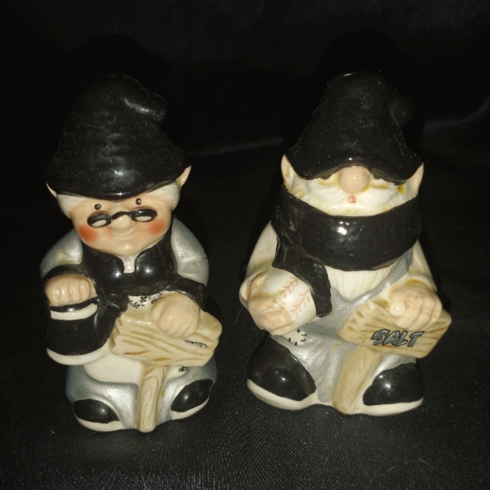 Noam man & Women         S & P Shakers.